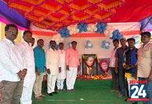 अक्कलकोटमध्ये वंचित बहुजन आघाडीकडून संयुक्त जयंतीनिमित्त शैक्षणिक साहित्य व महाप्रसाद वाटप..!